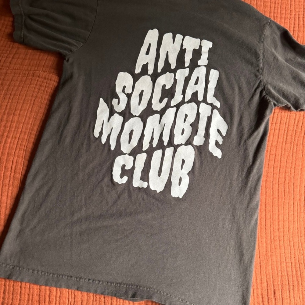 Gray Anti Social Mombie Club T-Shirt
